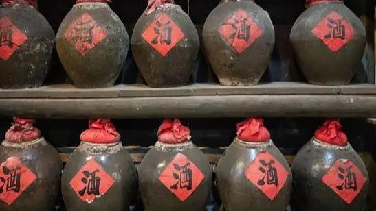 茶满欺人酒满敬人的由来,到底是茶满敬人还是酒满敬人