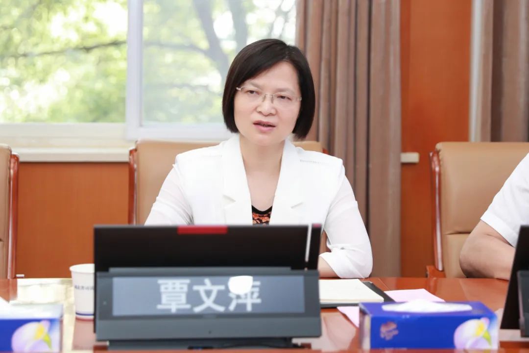 共商加强法治共同体建设推动行政争议实质性化解——游劝荣院长一行走访湖北省司法厅