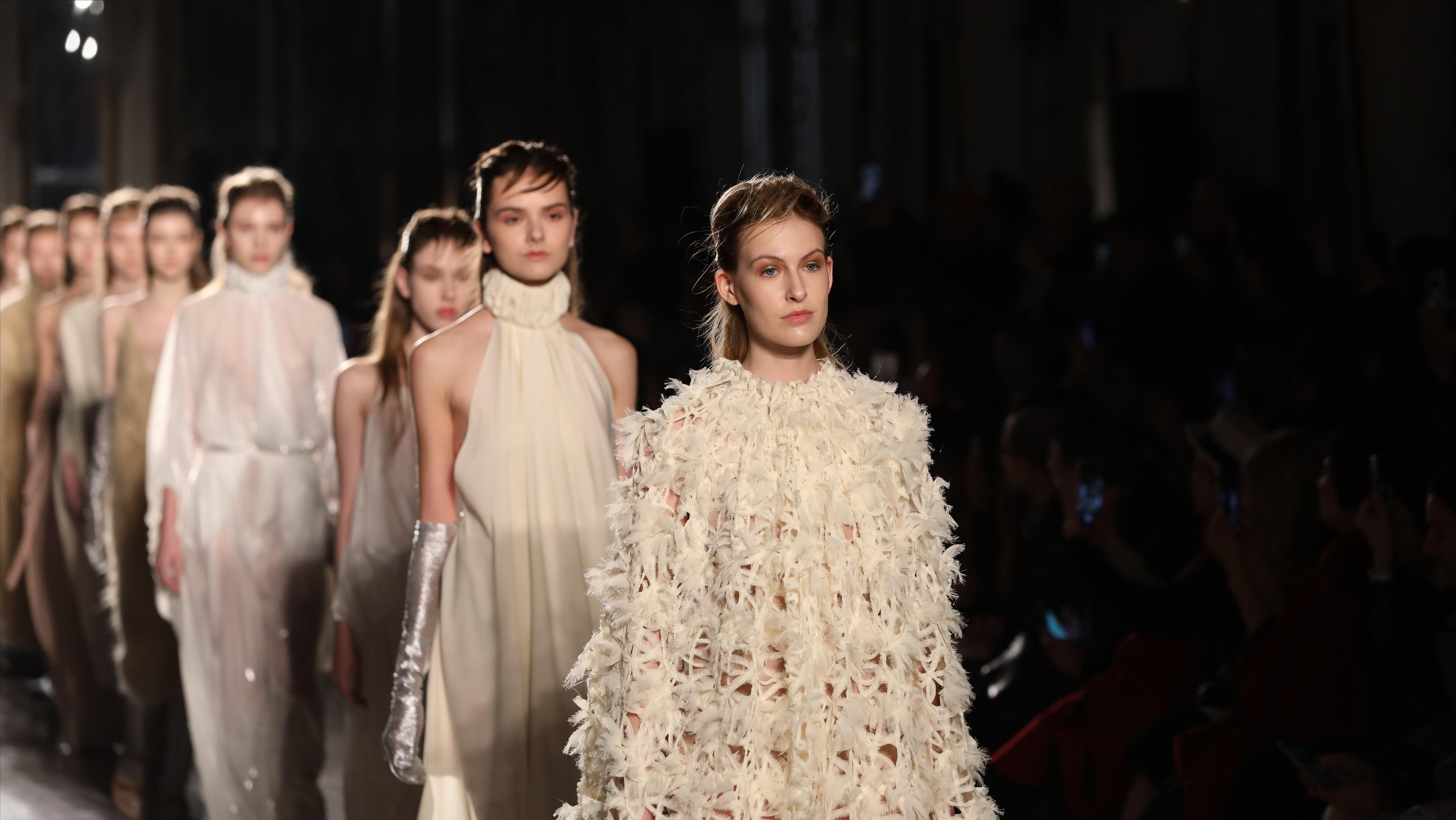 乳房下垂的三个等级应该如何自测,乳房下垂是因为打过胎吗