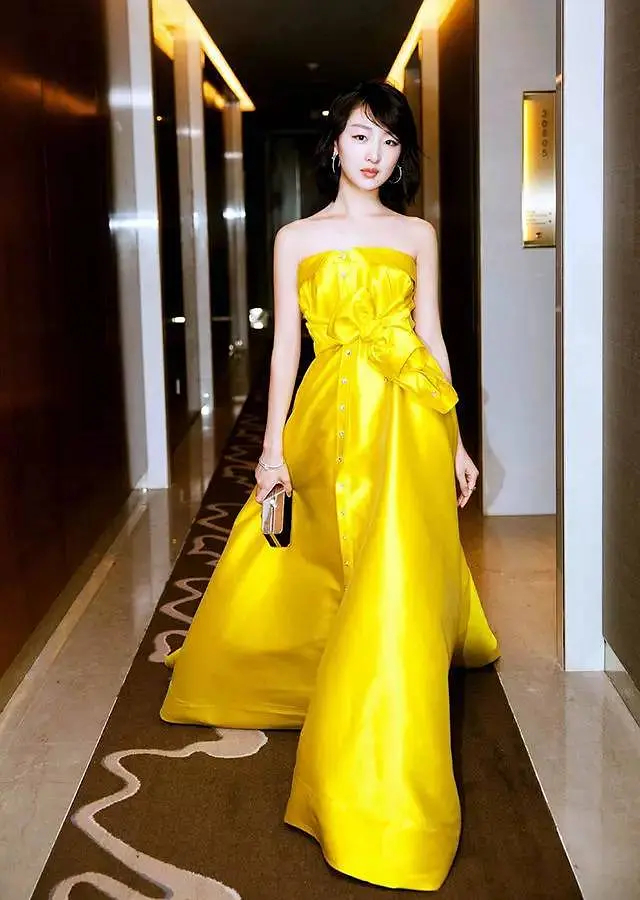 周冬雨狡猾的油腻感,周冬雨顶着一张无辜脸