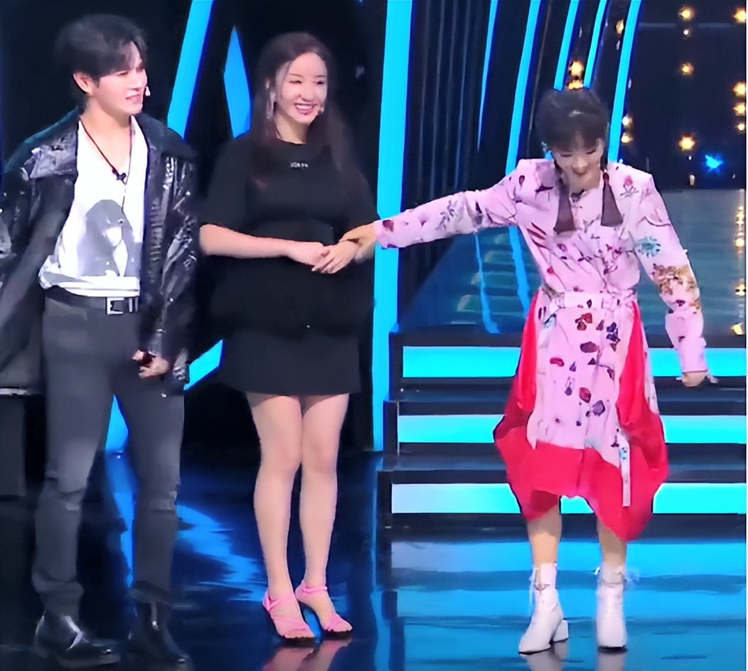 刘德华说谢娜脑筋有问题原视频,康辉刘德华评价谢娜