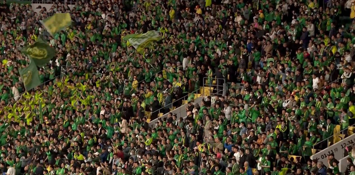 北京国安球迷现场助威最后的胜利,北京国安足协杯夺冠客场球迷