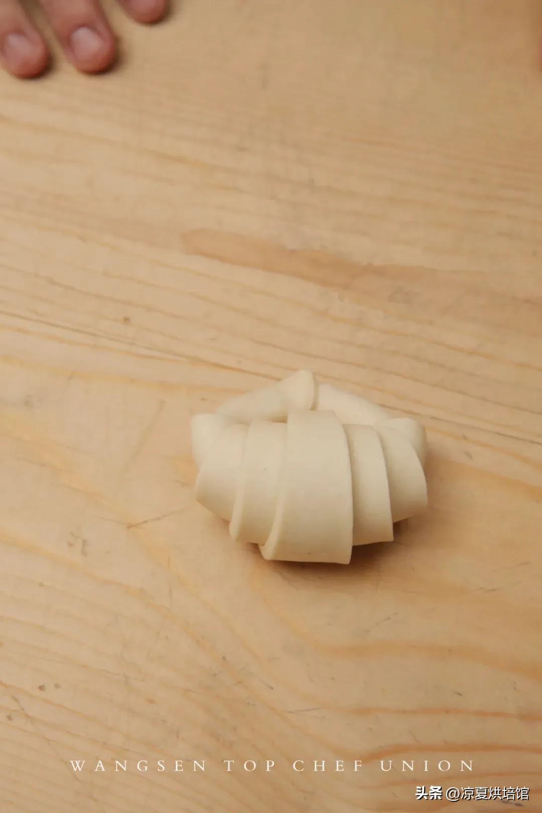 丹麦牛角开酥教程,手工奶酥吐司面包