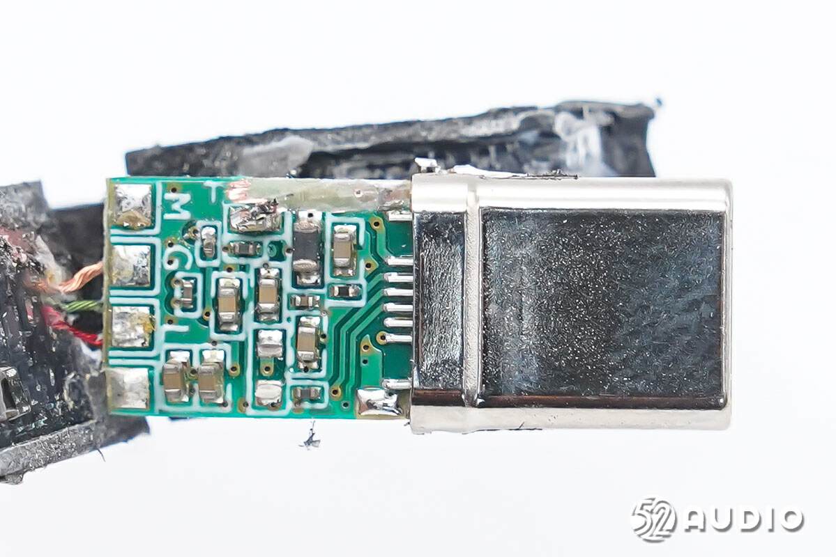 iLuvUSB-Cto3.5mm转换器拆解，高保真音频，24bit/96kHz分辨率