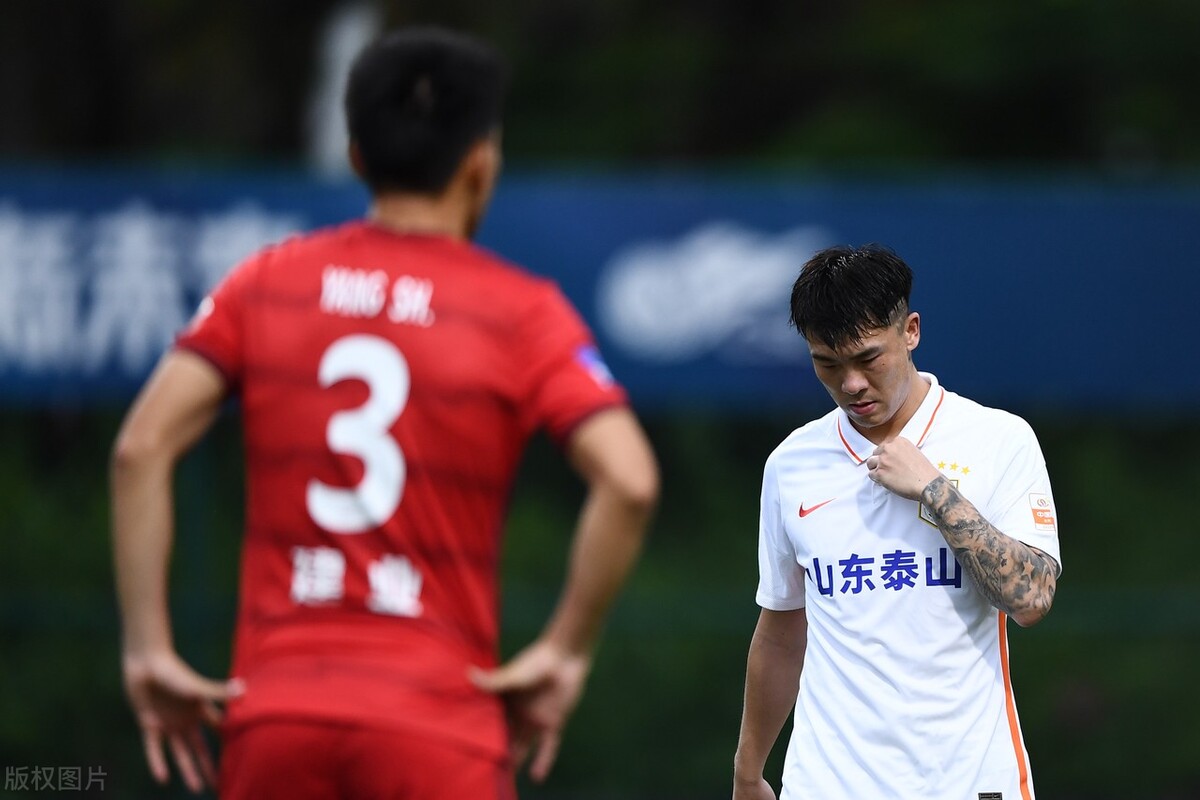 石柯被红牌罚下,石柯被罚出场泰山1-4惨败河南