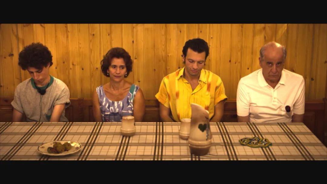 满屏美胸！三观震碎！意大利女人好敢