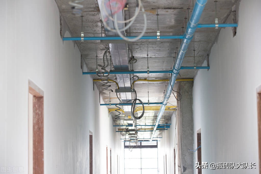 开发商躺平！建筑行业内卷！2022年后半年，行业发展有无转机？