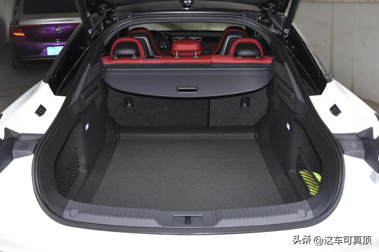 红旗h62020款1.8t落地价,红旗全新溜背轿跑红旗h6