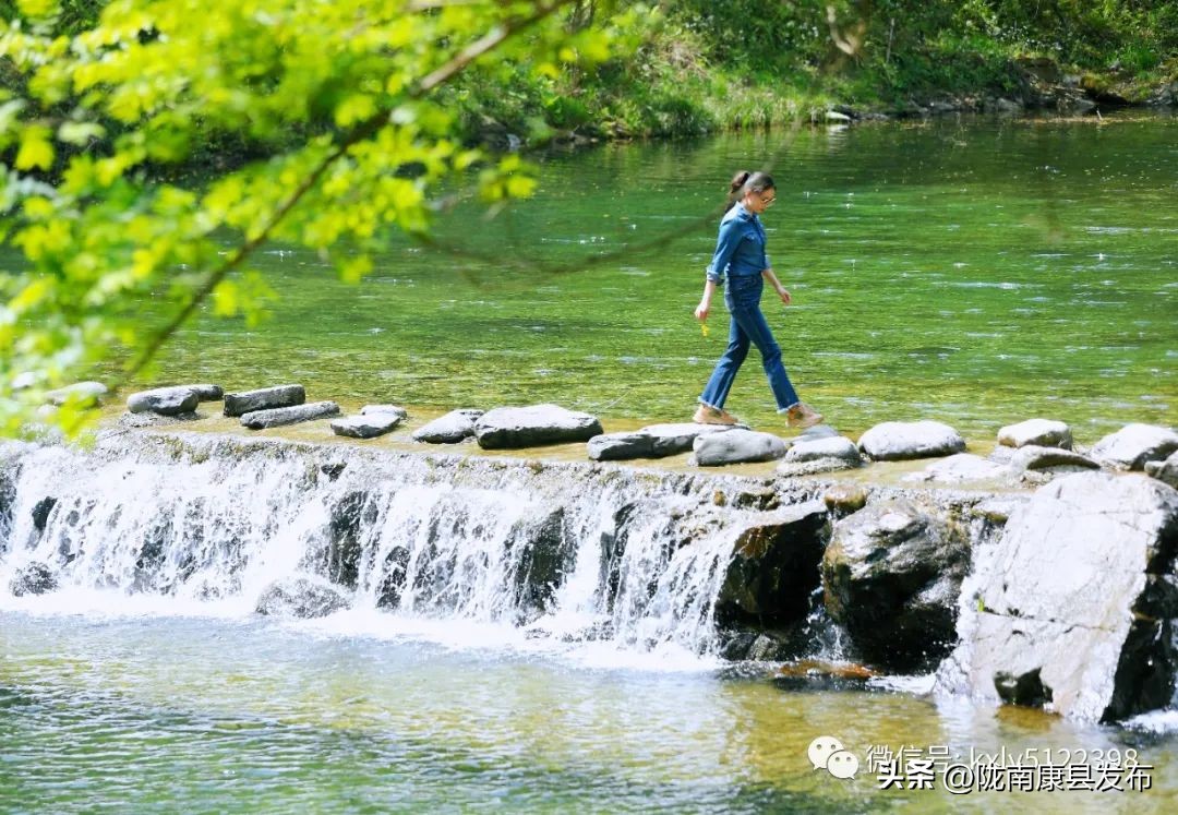 浜斾竴搴峰吇鏃呮父,浜斾竴搴峰吇搴﹀亣鏀荤暐