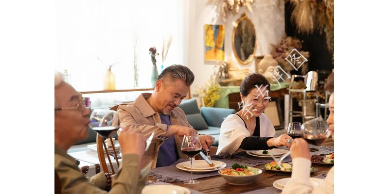 凤凰男母亲退出家族群：“红包你们发100，让我发8000，想得美”