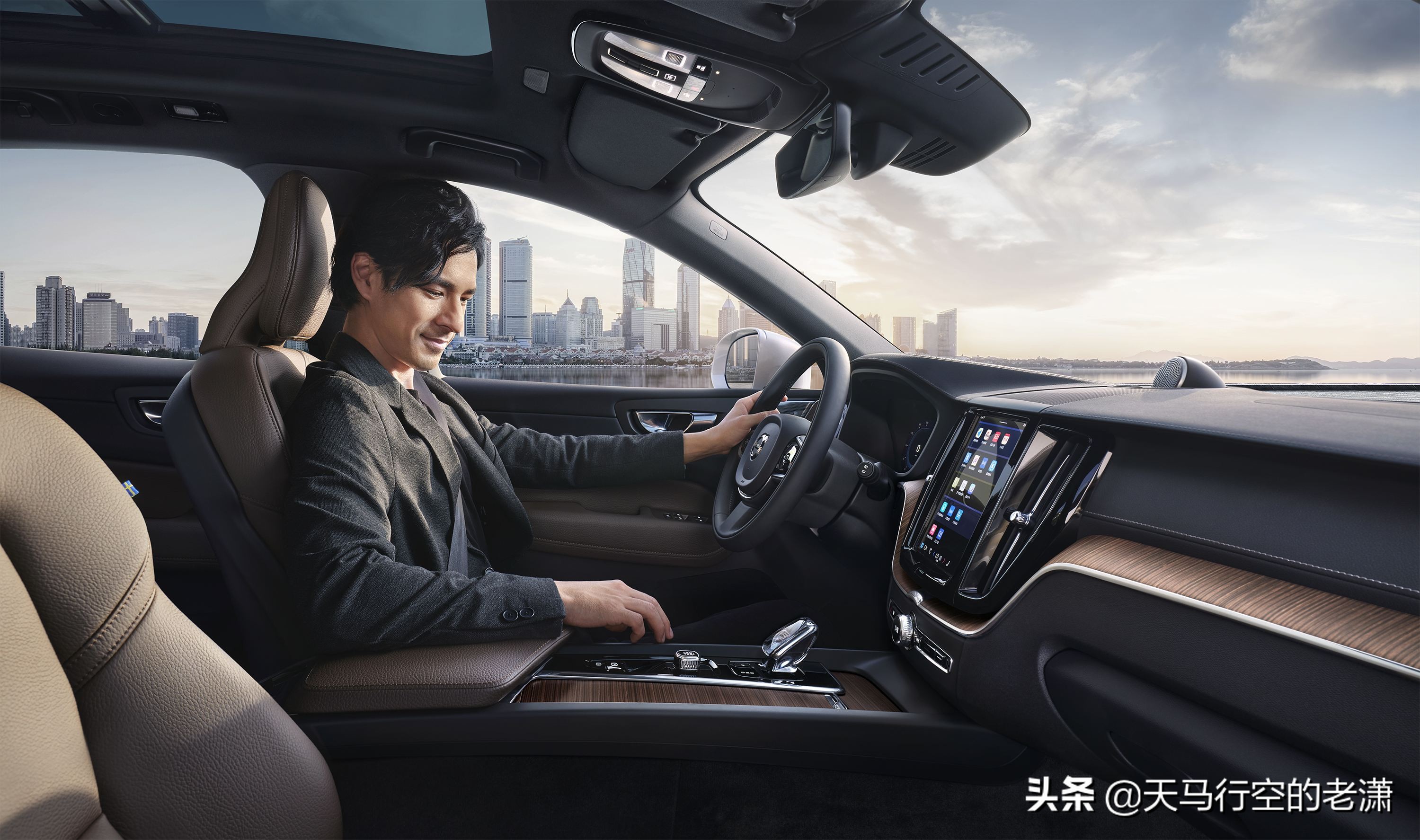 汽车溜车为了不撞到怎么操作,汽车溜车最快解决办法