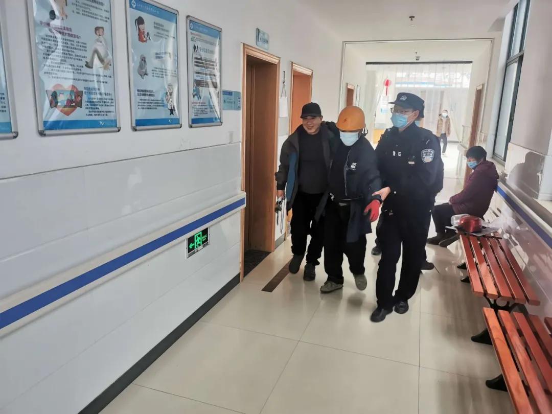 三门一男子不幸“中招”，被野猪夹子“咬”住脚