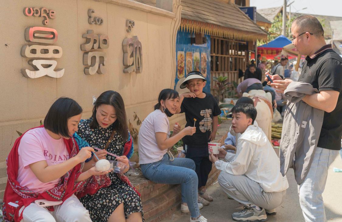 骂版纳是因为你没走出告庄玩版纳跟着小姐姐们走你才晓得味道