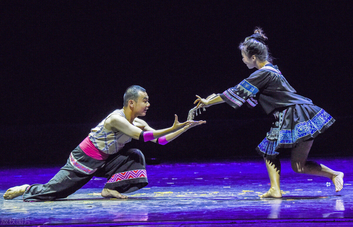 男朋友让我过年去他家待几天,男朋友叫去他家过年该不该去