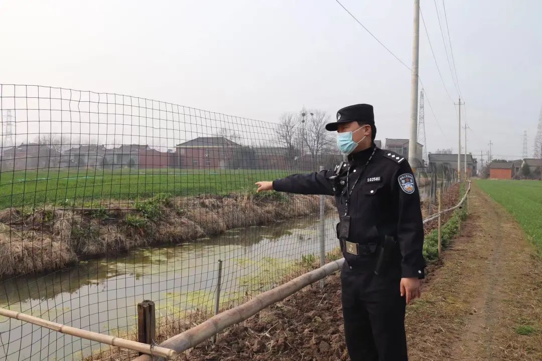 从国防绿到警察蓝初心不变,从橄榄绿到警察蓝不变的是初心