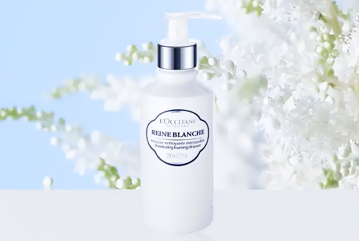 去黑头粉刺油性皮肤的洗面奶测评,脸上黑头粉刺闭口用什么洗面奶