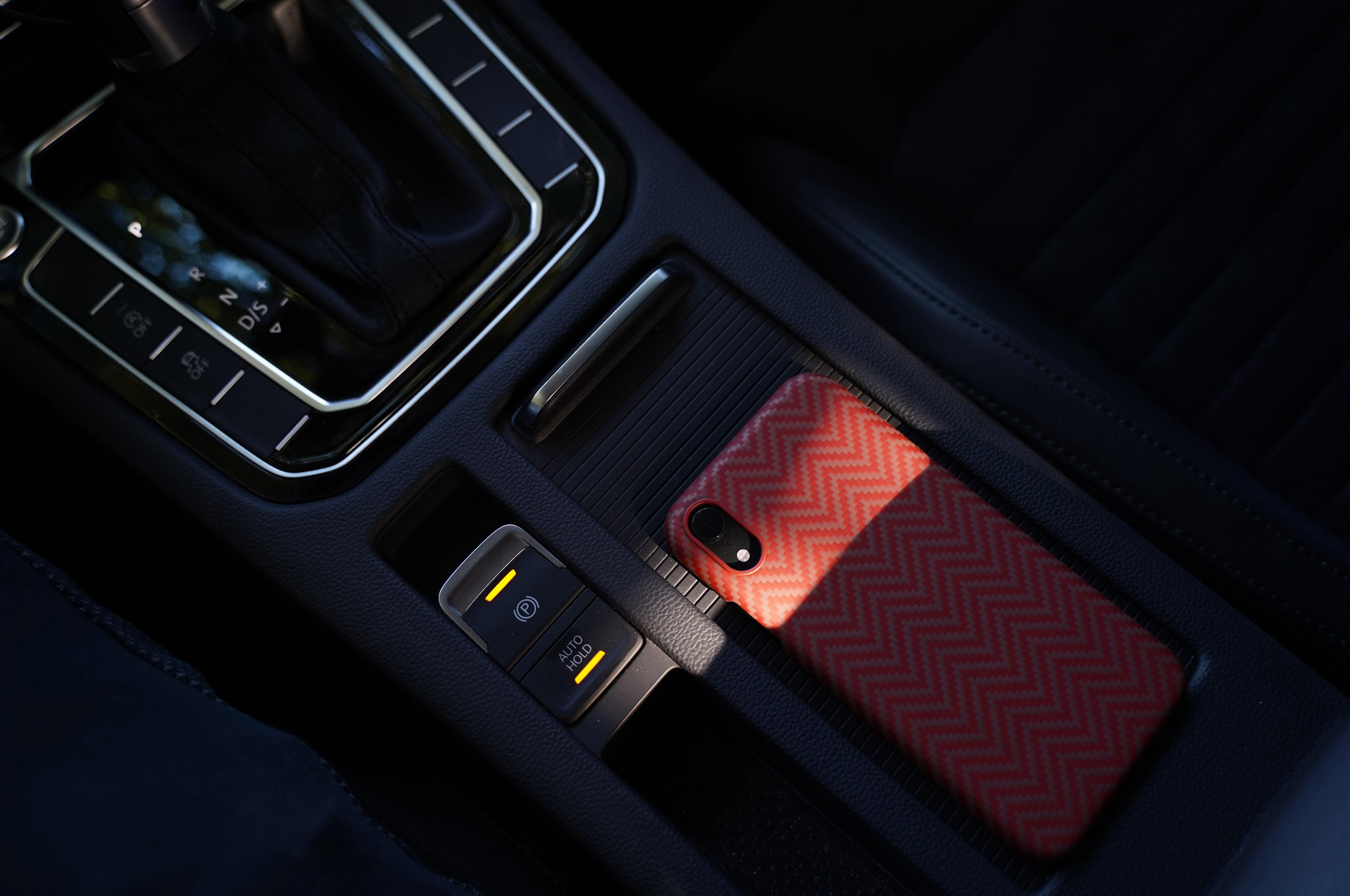 现在入手iphone13值不值得,现在入手iphone13值不值