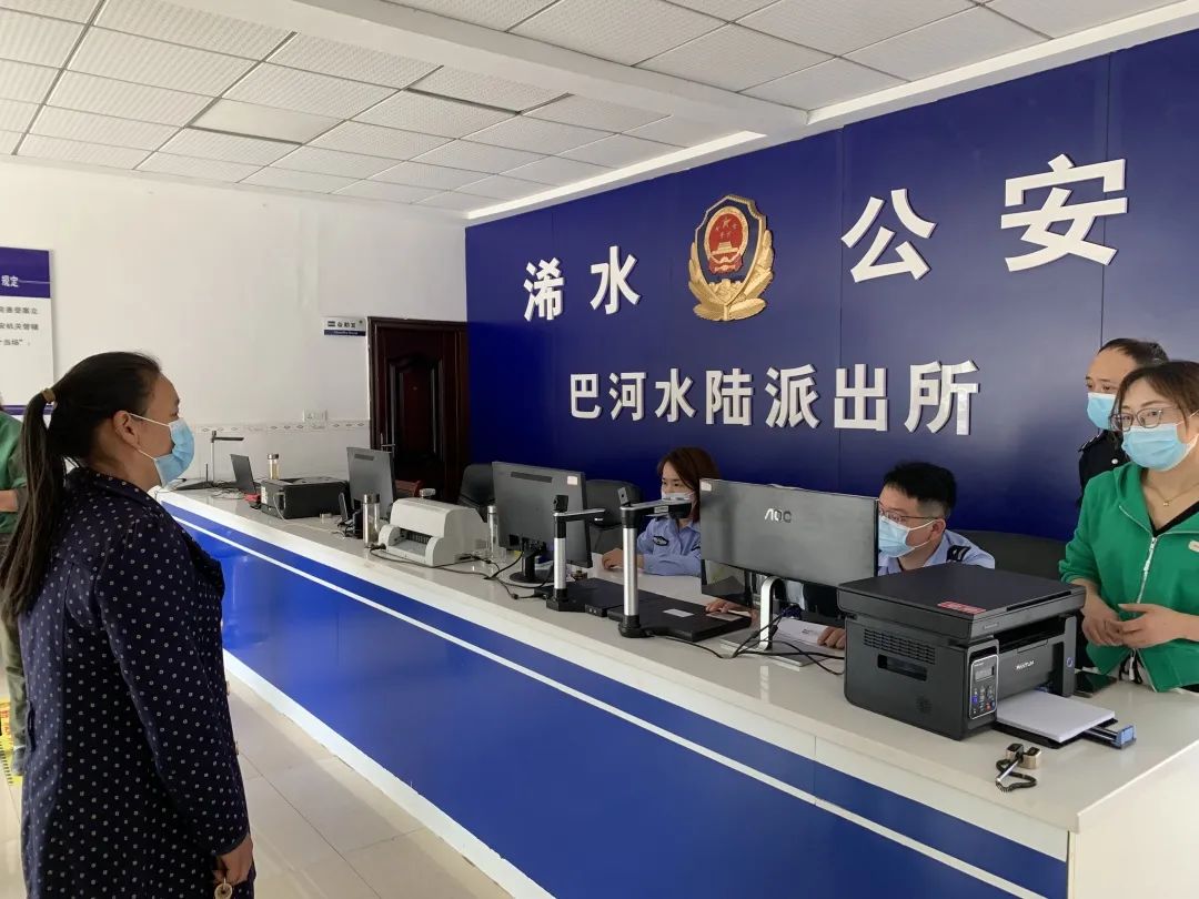 “派出所也可以考摩托车驾驶证，太方便了！”