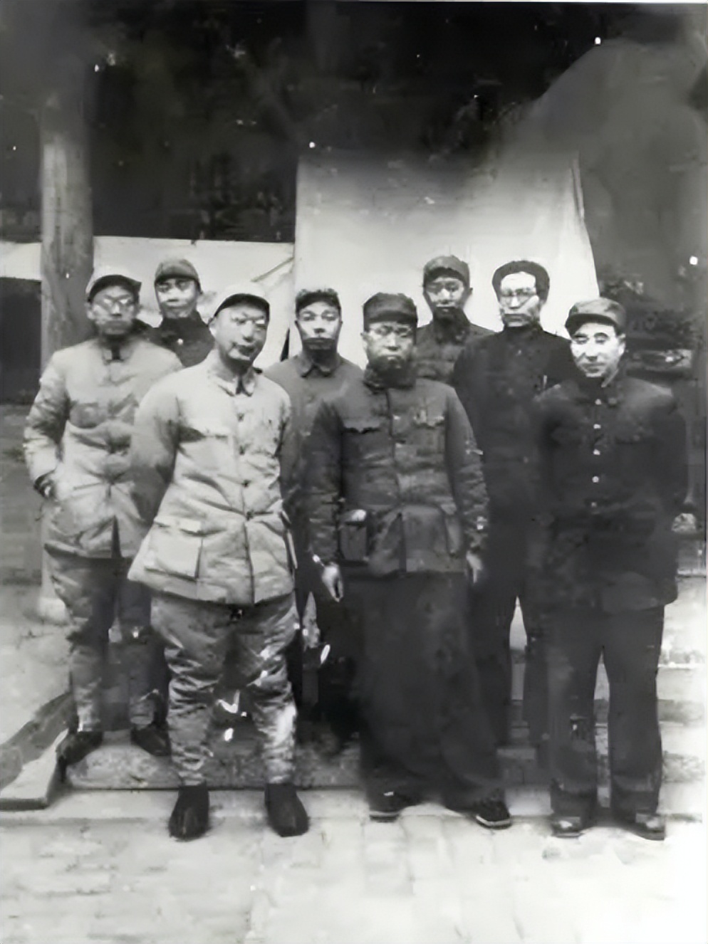 48年谭政开会，台下12个纵队政委大气不敢出，赖传珠：生怕被点名