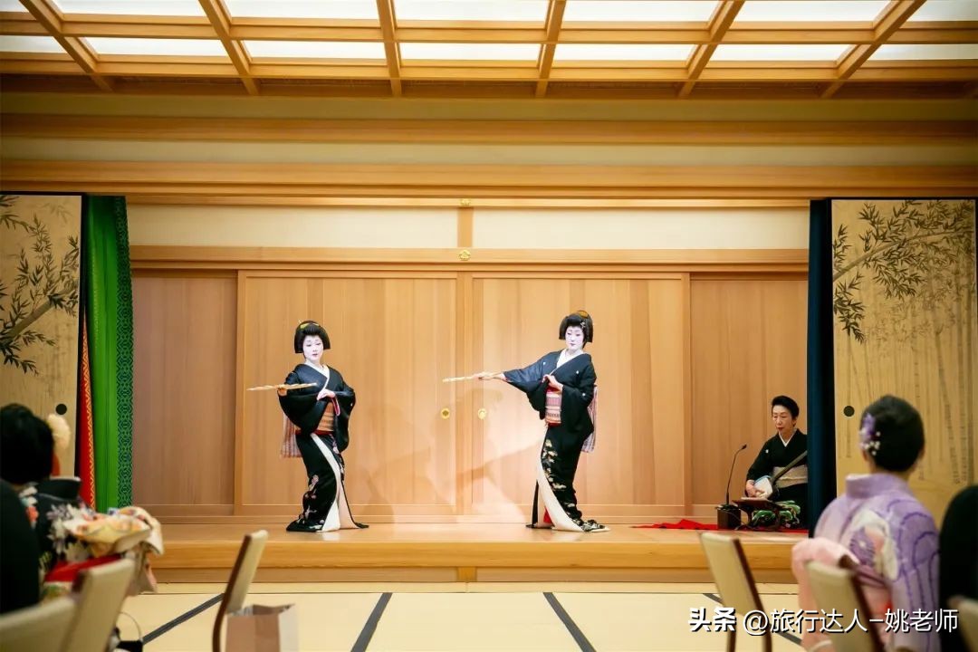 日本冰雪温泉之旅,迎着飞雪泡温泉日本冬季小众游