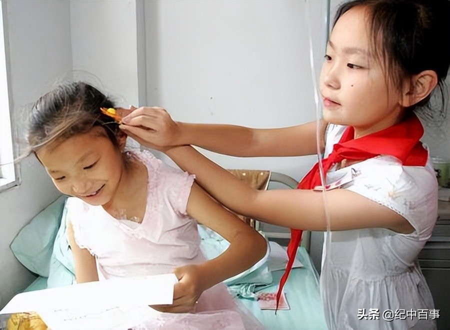 小女孩得了白血病因为穷放弃治疗,13岁女孩患白血病求妈妈放弃治疗