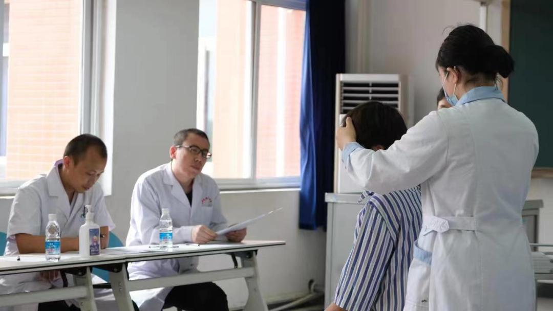 以赛促学以赛促教激励职工,党建引领以赛促学