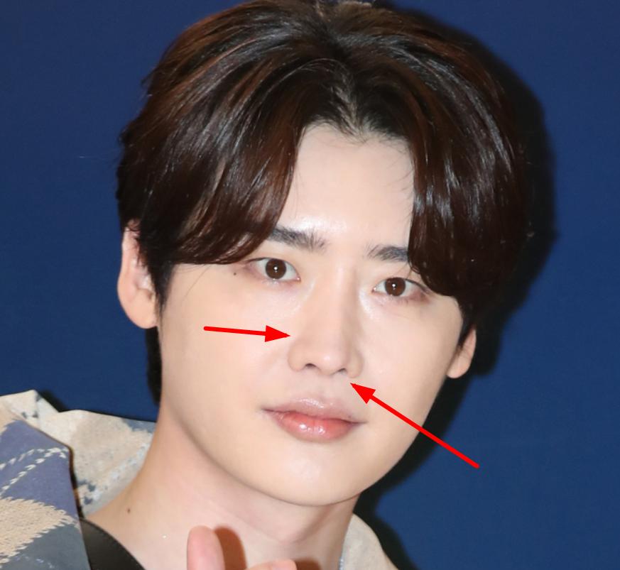 李钟硕的双眼皮长大变单眼皮,韩星李钟硕近照曝光