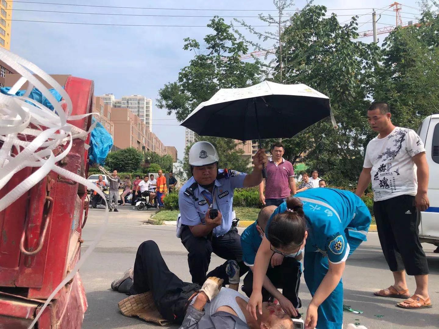 霜染枫林叶更红——记白水公安城区交警李枫同志