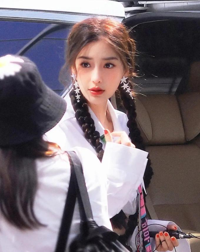 因整容毁掉前途的女星,整容改命的五位明星