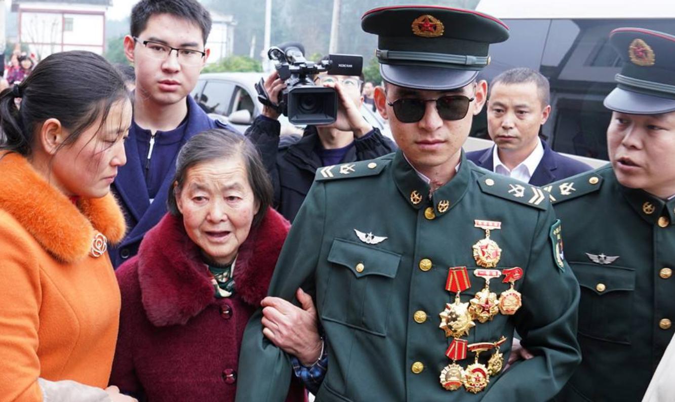 排雷英雄杜富国荣立几等功,讲解排雷英雄杜富国事迹