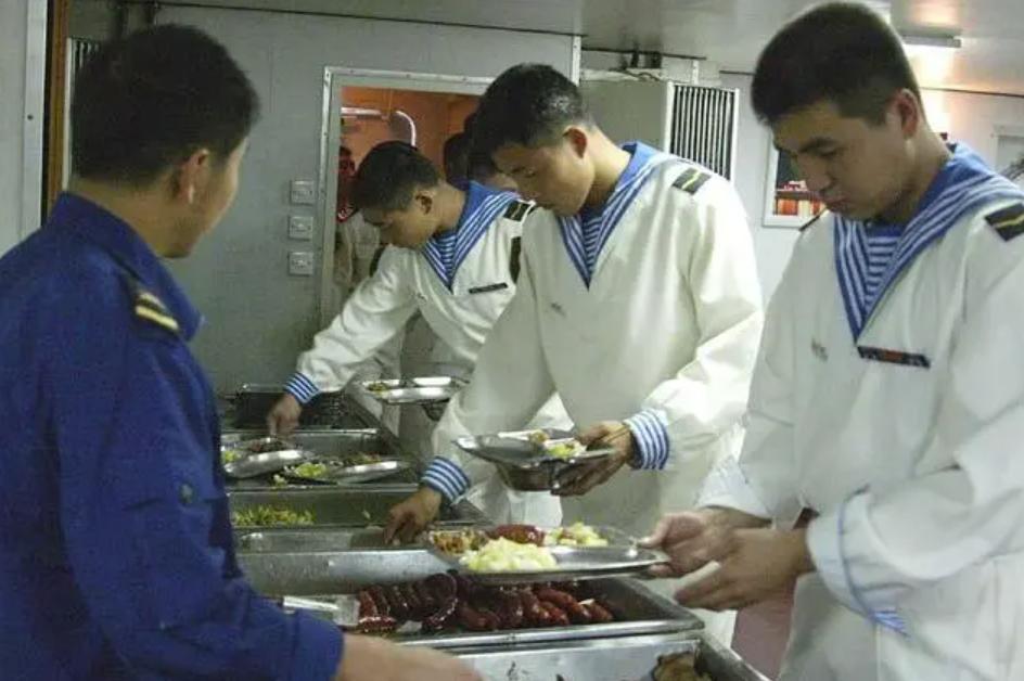 潜艇兵的生活环境,潜艇兵一年下潜多少天