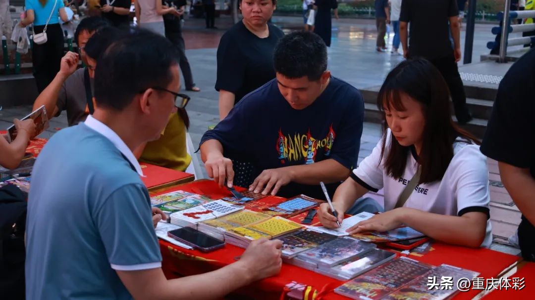 体彩惊艳沙坪坝,主题“快闪店”嗨翻三峡广场步行街!