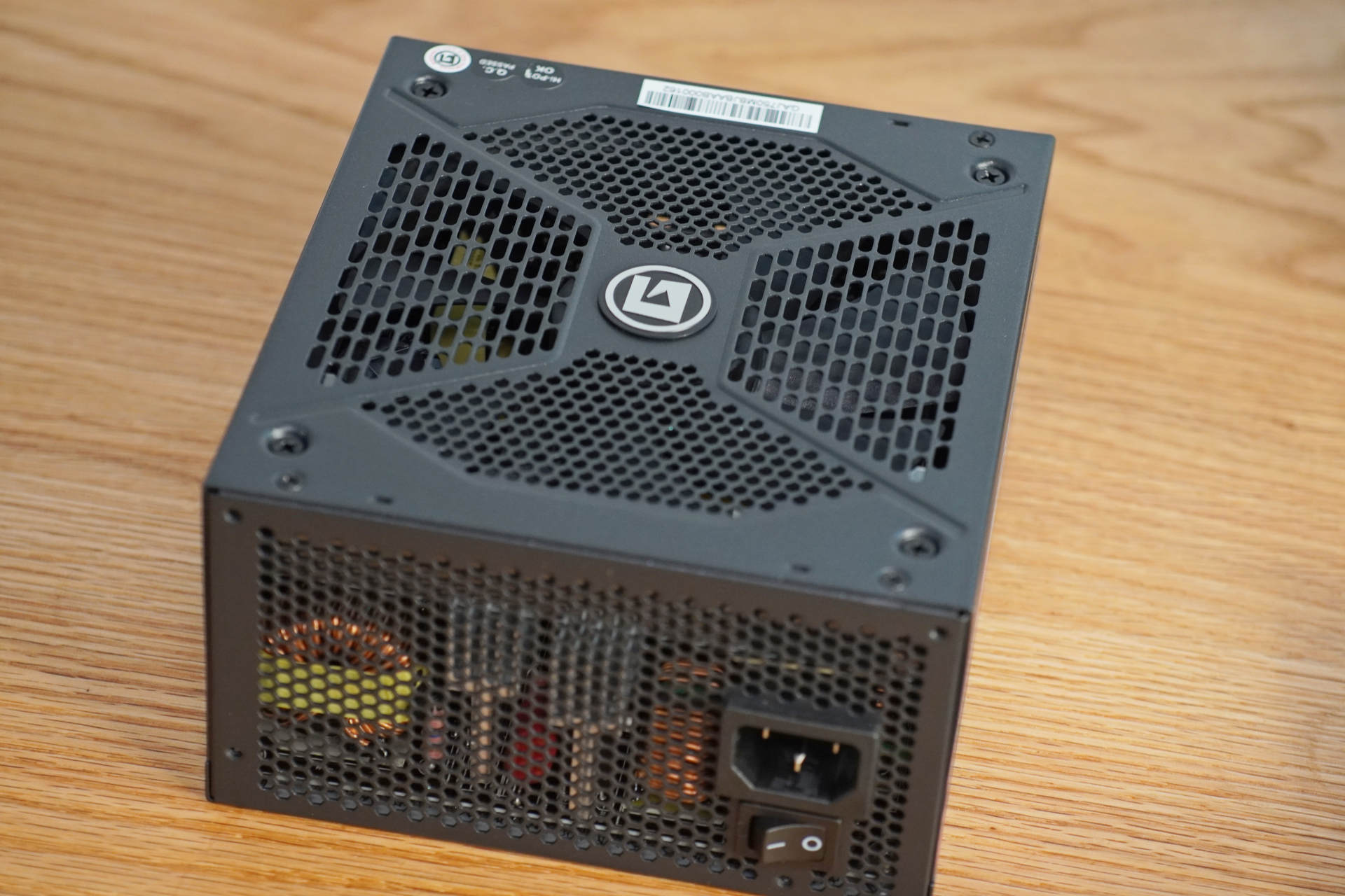 显卡局势不明朗的情况下，购入Z690和盖亚机箱，装机全新12代平台