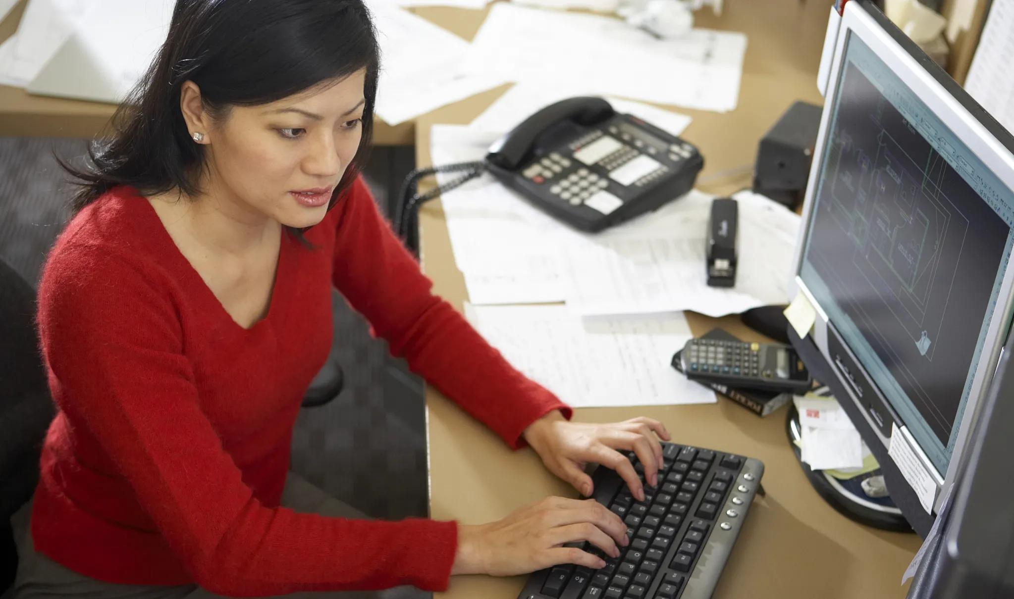 五粮液170元一股，马钢股份3元，60万元买只养老股票，该买哪只？