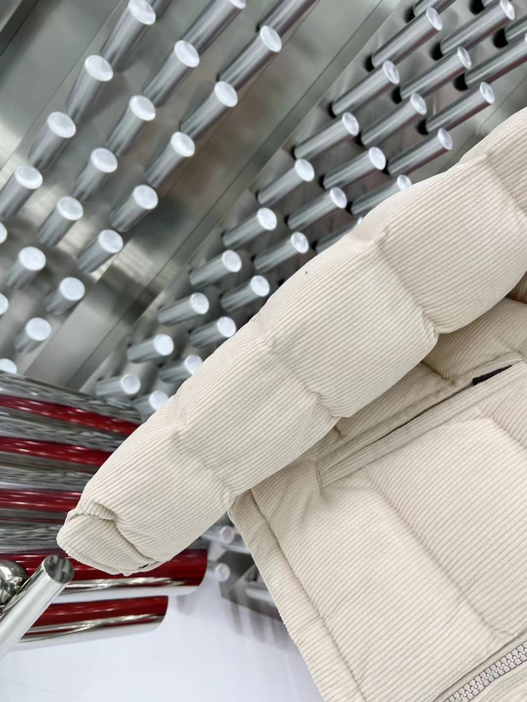 原装进口鸭绒羽绒服,蒙口羽绒服正品官方旗舰店产地