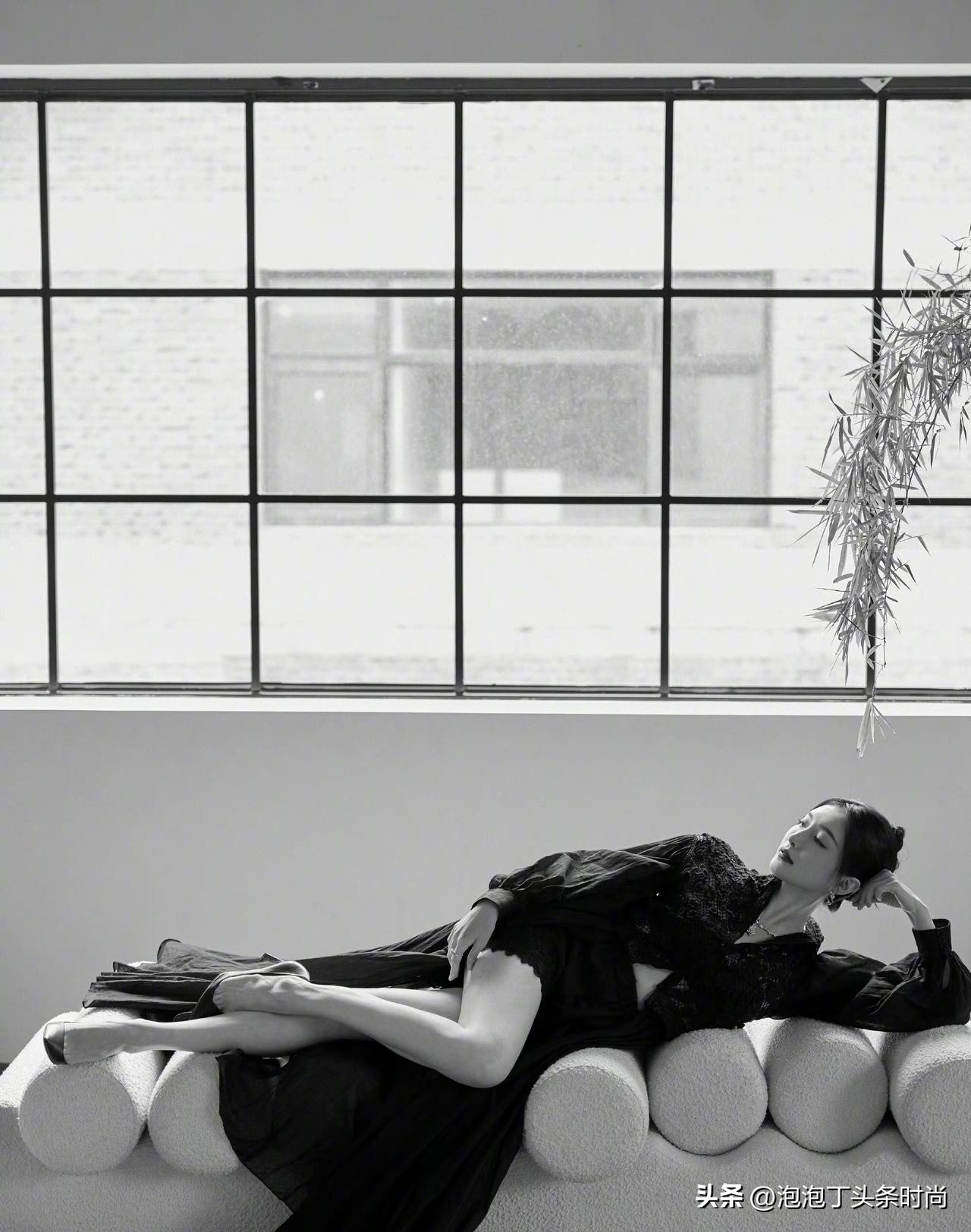 这是几个情况？身高1米82Ta，把男女明星秒变“小矮人”怎么看？