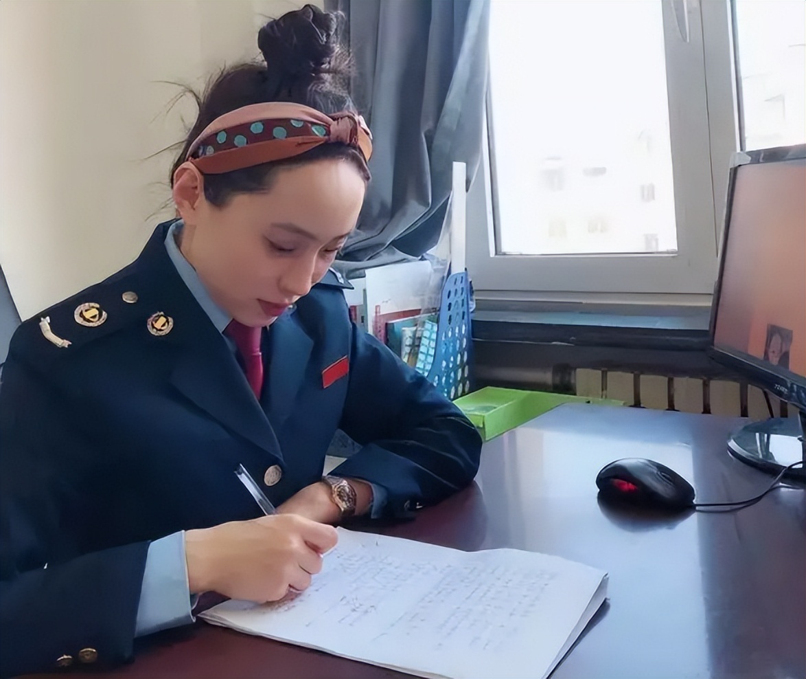 公务员晒工资条明细,公务员发工资条