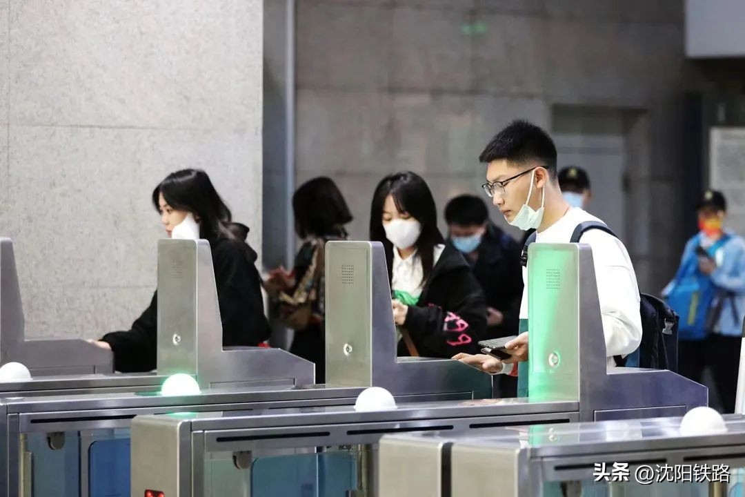 查询车票起售时间,五一小长假火车票哪天开抢