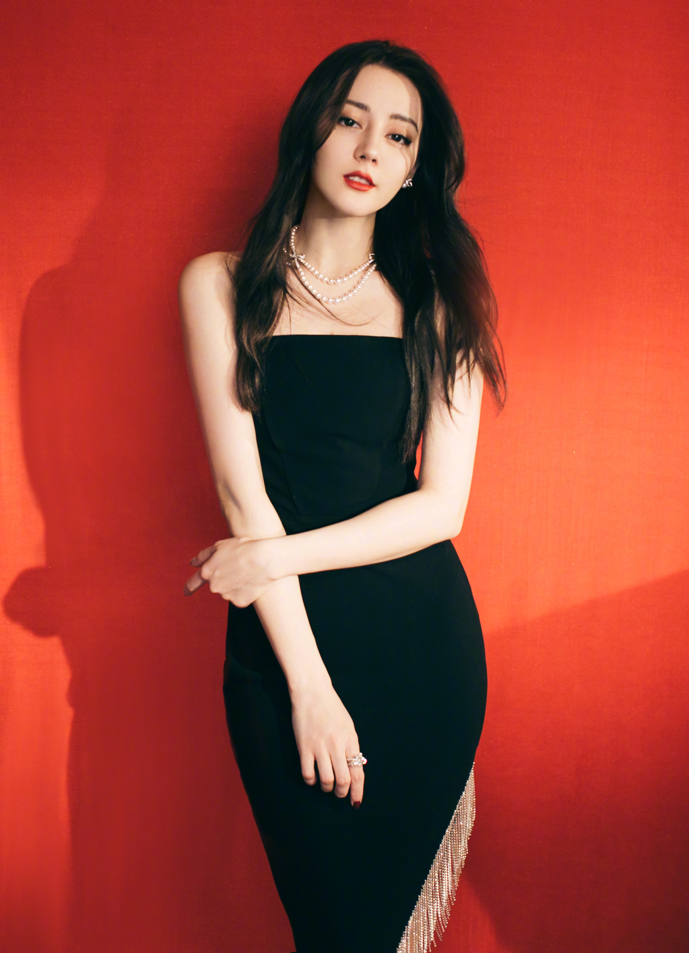 杨幂谍战跳舞,杨幂采访视频揭秘娱乐圈