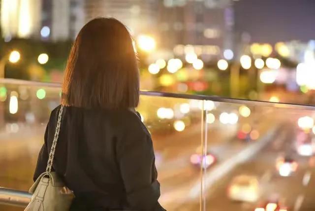 他27岁赚到1000万,她27岁靠自己打拼成第一白富美