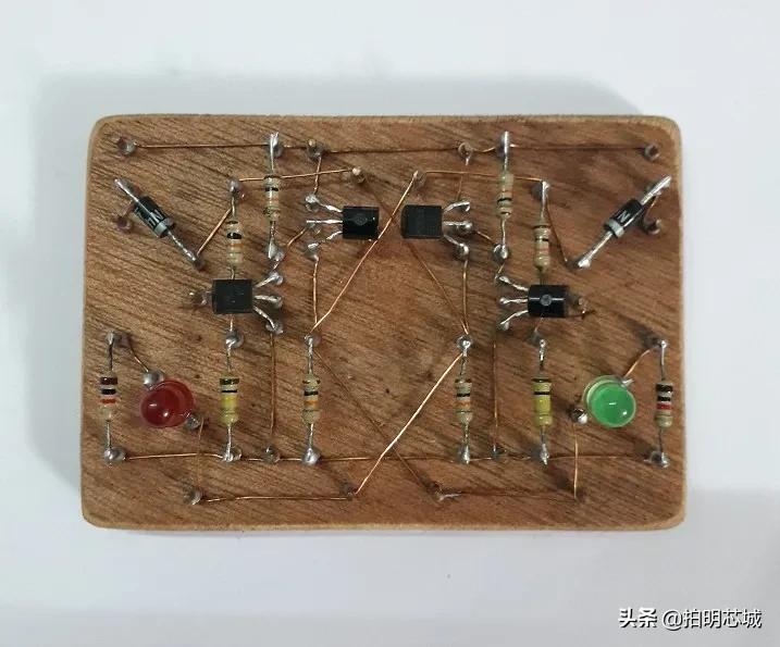 555芯片定时器工作原理,555定时器构成单稳态触发器