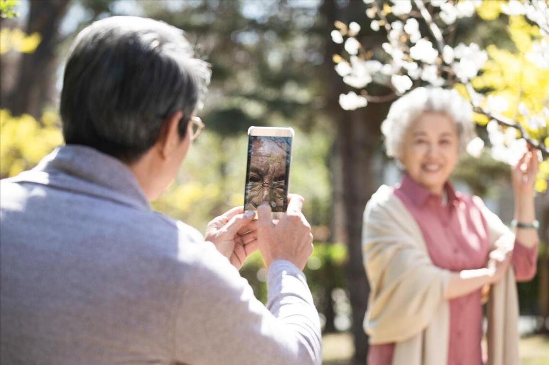 老年人应学一门什么手艺,老人学手艺的技巧和方法