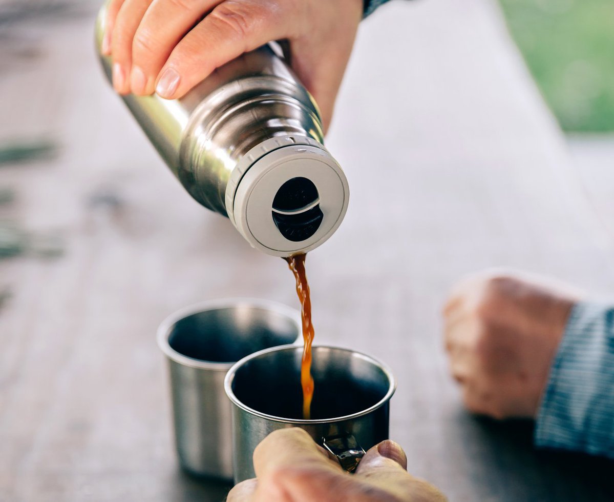 19种保温杯遭央视曝光！重金属超标热水进“毒水”出，家长需谨慎