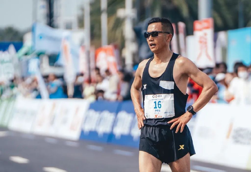 尹顺金巅峰照片,尹顺金的跑姿