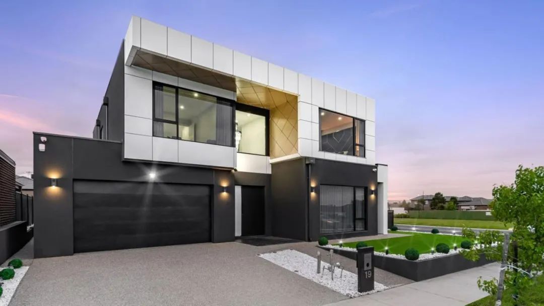 女子账户突然多了500,女子账户突然多了一千五百万