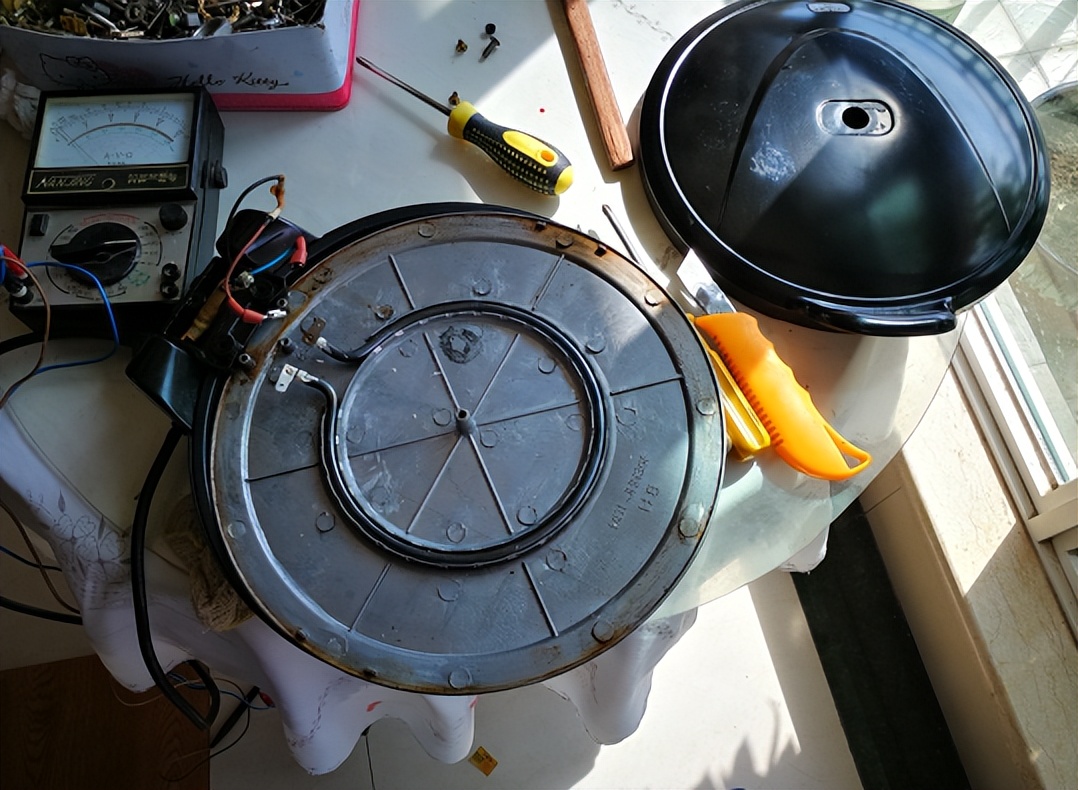 天有一双手——记军休干部吴建德义务为民服务11年