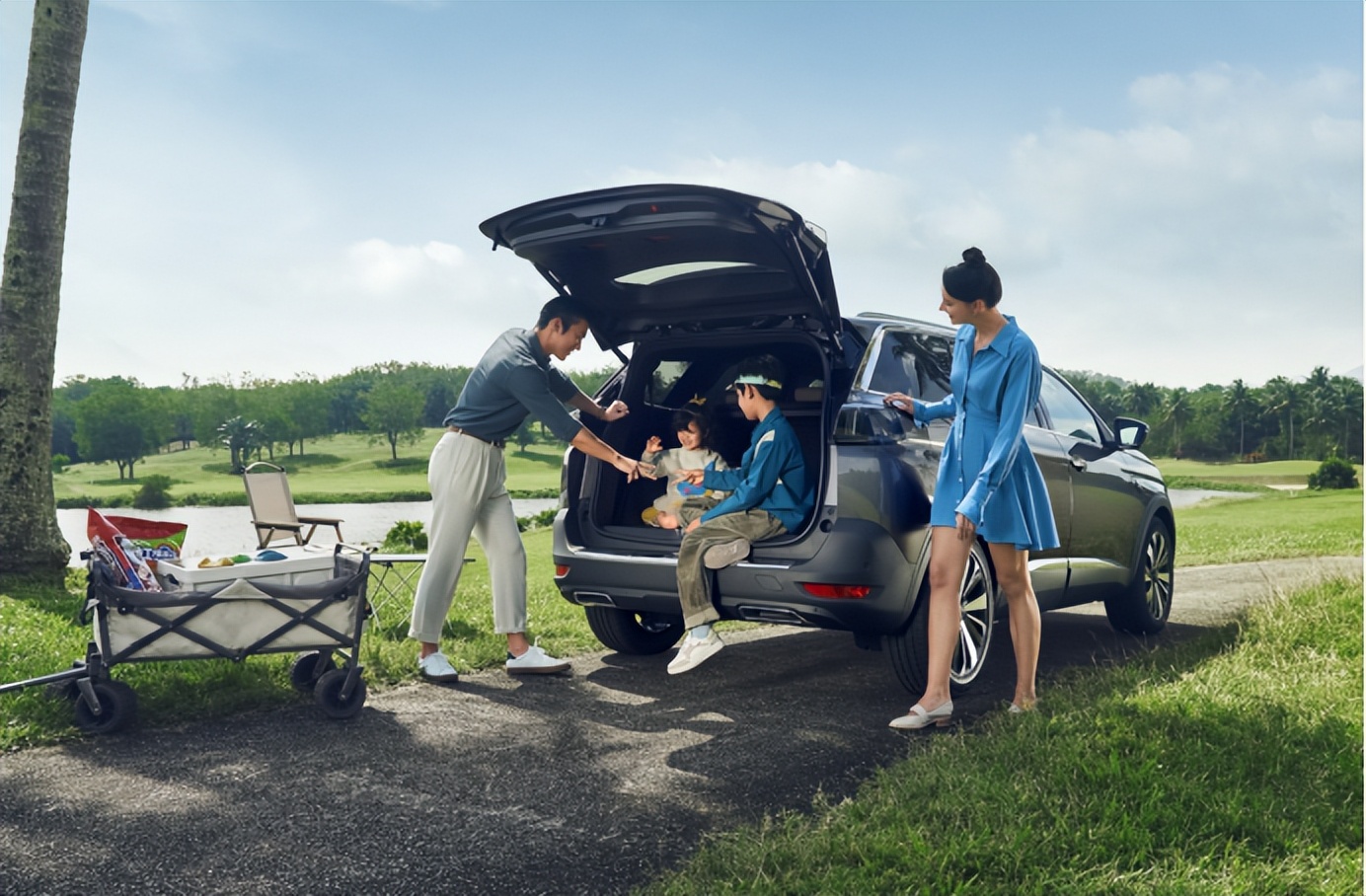 全新标致5008五座精英版,挚爱版5008最新报价