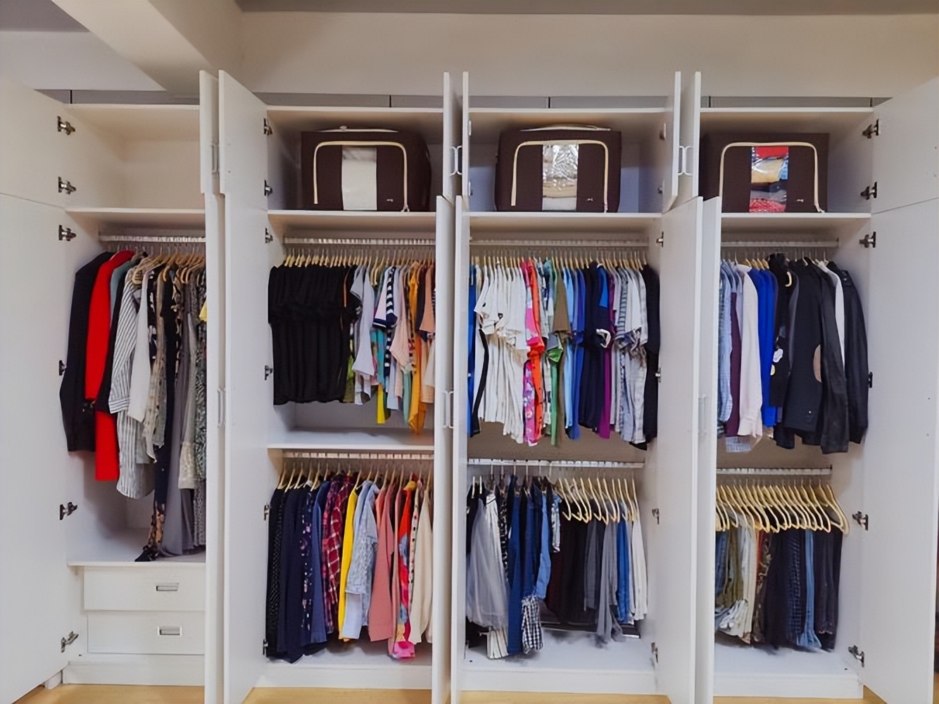 为什么越来越多人不要主卧卫生间,为什么越来越多的人装修不做吊顶