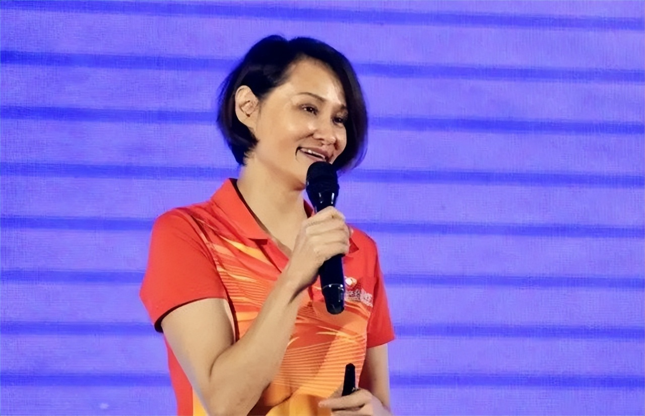 24岁跳水皇后为什么嫁50岁老公,三代跳水皇后齐聚