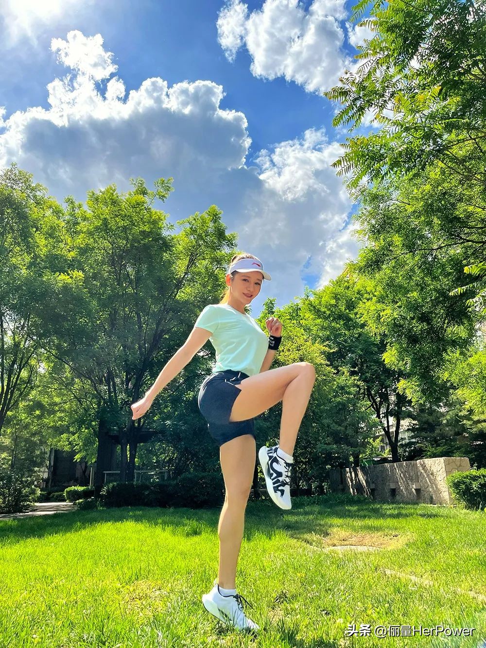 怎么买跑鞋适合自己的,怎么给自己挑一双合适的跑步鞋